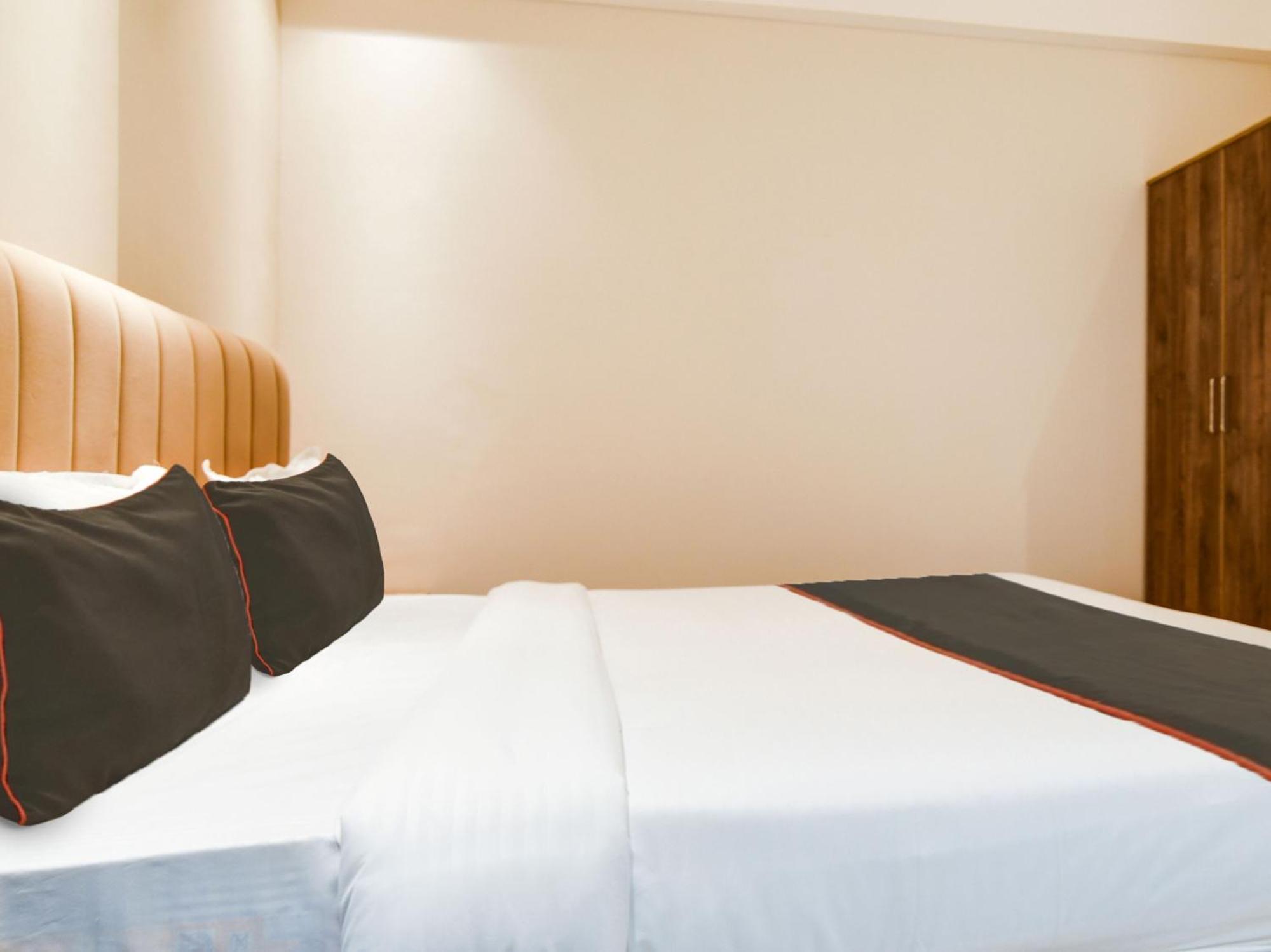 Collection O Hotel Mint Indore Bagian luar foto