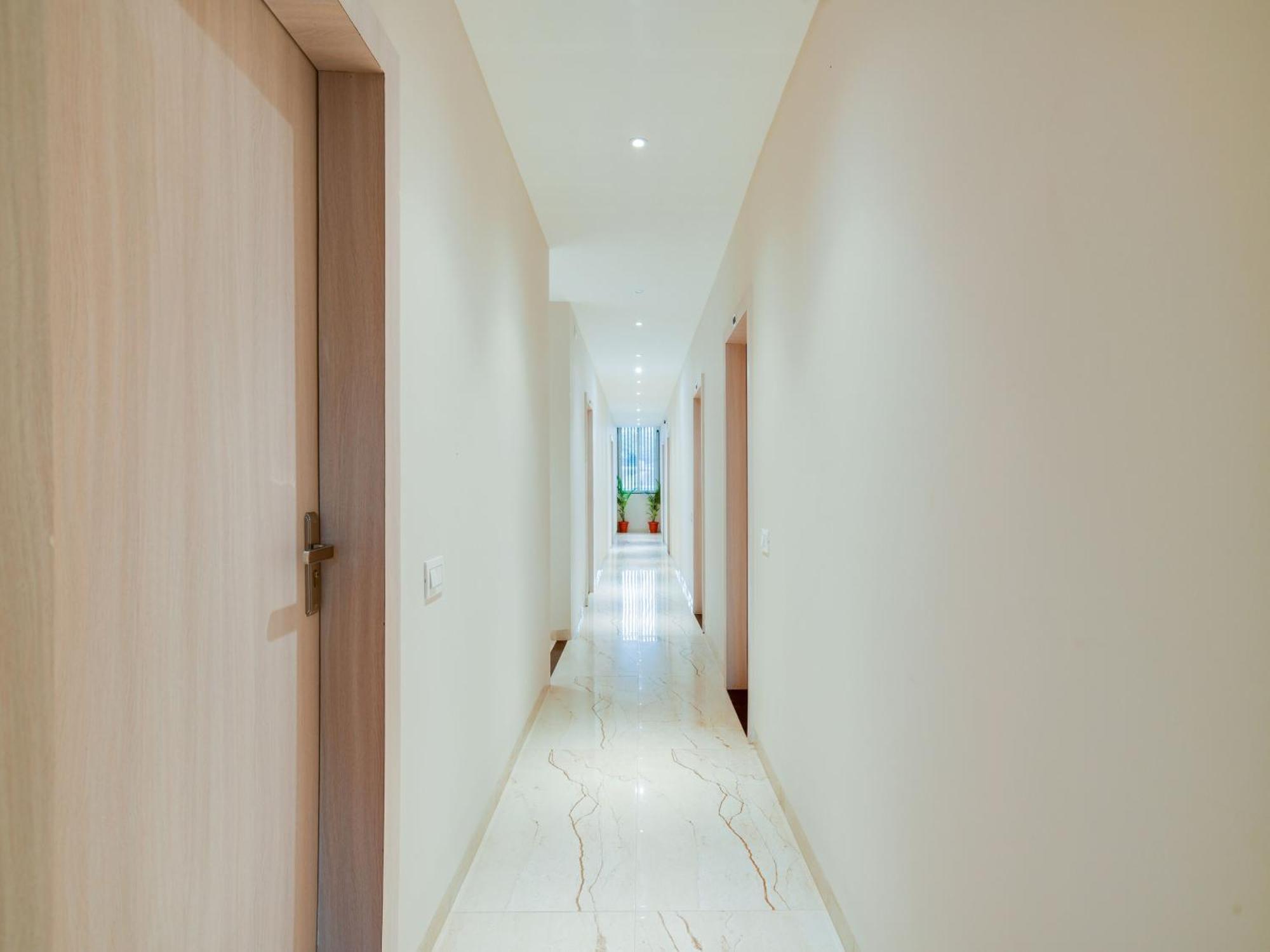 Collection O Hotel Mint Indore Bagian luar foto