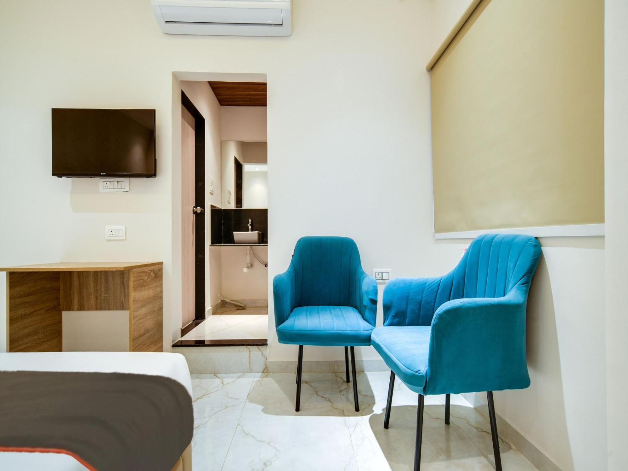 Collection O Hotel Mint Indore Bagian luar foto