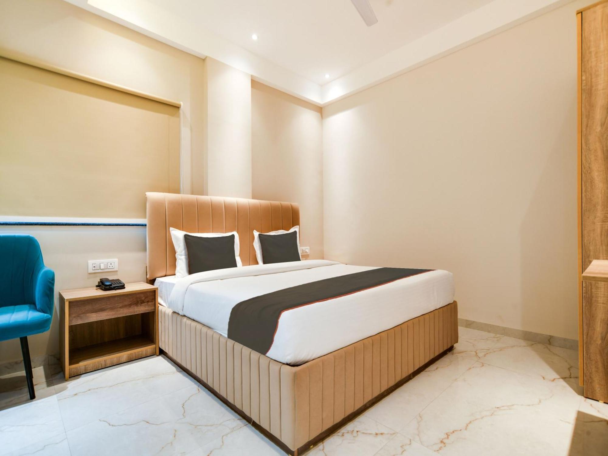 Collection O Hotel Mint Indore Bagian luar foto